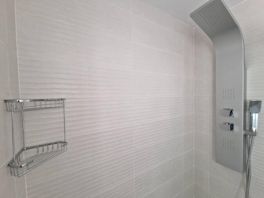 Moderno Apartamento Sevilla Zona Nervion. Wifi/Ac Exterior photo
